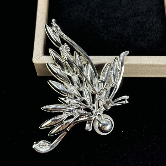 Butterfly Brooch Sparkling Faux Crystal Imitation Pearl Inlay Alloy Pin Suits Coats Sweaters Scarves Badge Outfit Accessory