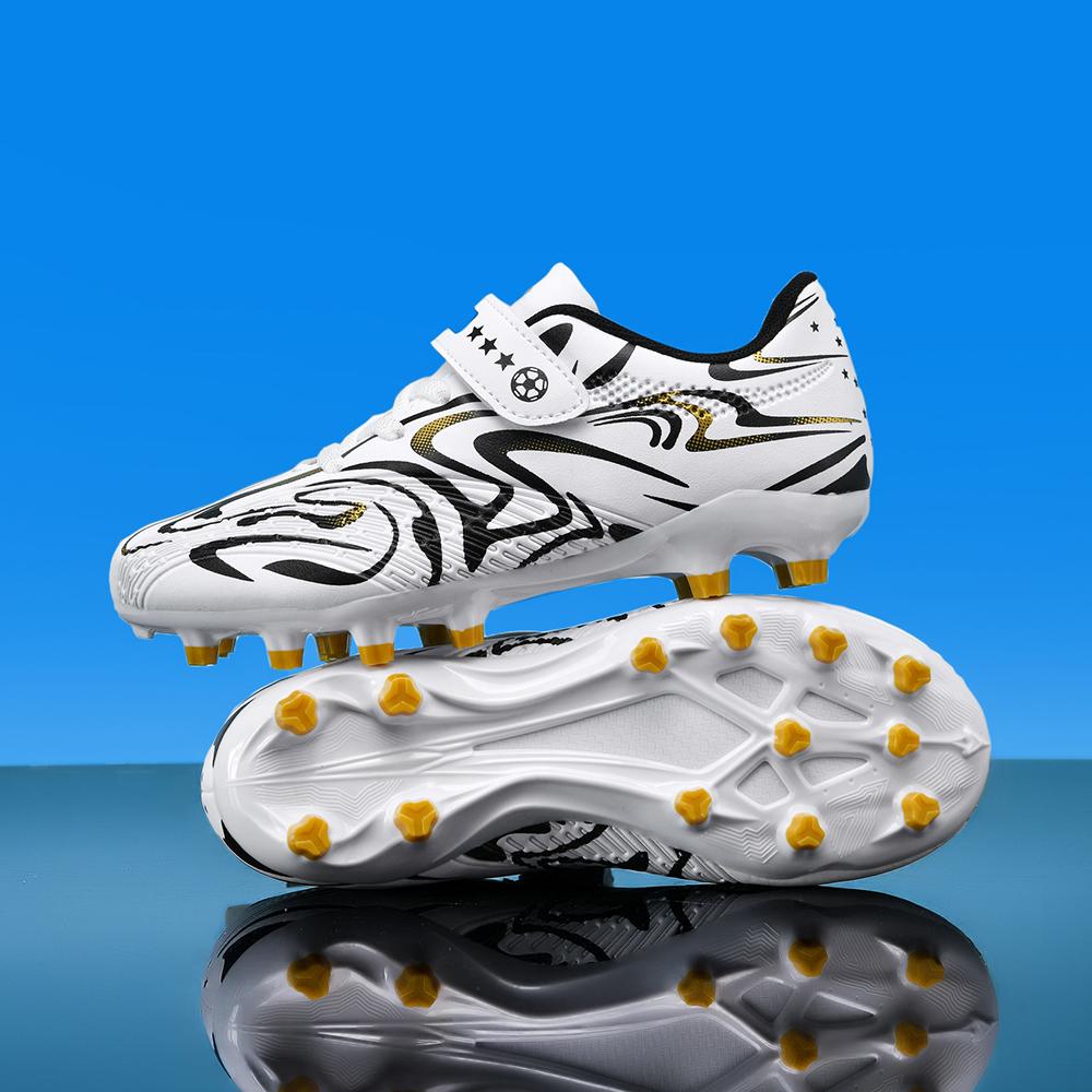 New Kids Soccer Shoes Original Football Shoes Boy Girl Indoor Professional Football Field Boots Society Cleats Non Slip Athletic Shoes