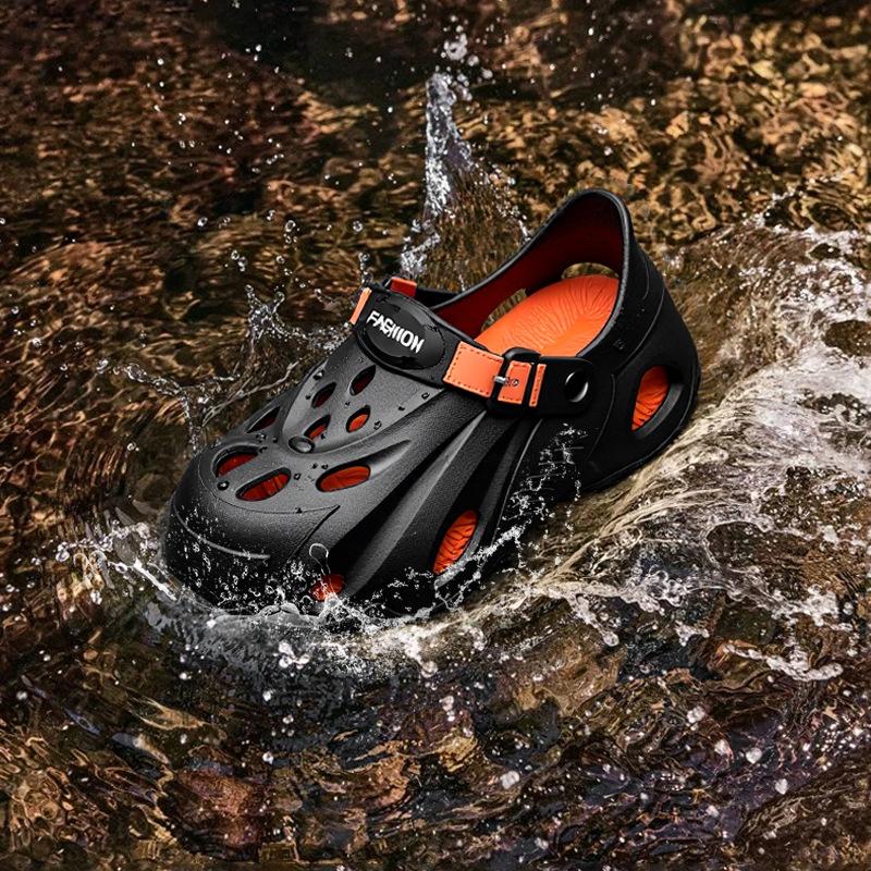 Hole shoes for men, outdoor non-slip and non-smelly, soft-soled feet, wading beach sandals, breathable thick-soled cool slippers for men