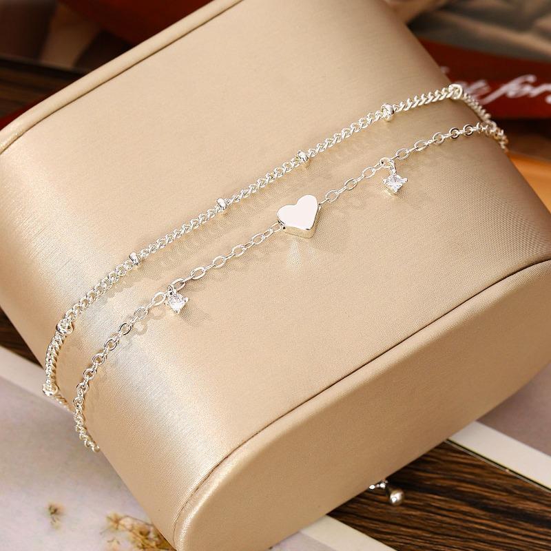 Modne Eleganckie Zestawy Bransoletek z Amuletami w Kształcie Serca dla Kobiet Vintage Minimalistyczne Wieloelementowe Skręcana Łańcuszkowa Metalowe Bransoletki Biżuteria