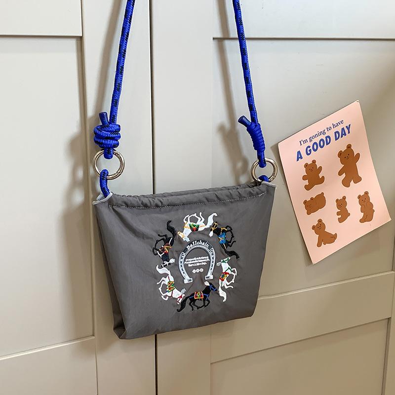 Embroidered Ins Bucket Small Cloth Bag Women's 2025 New Simple Contrast Color for Walking One-shoulder Crossbody Mobile Phone Bag