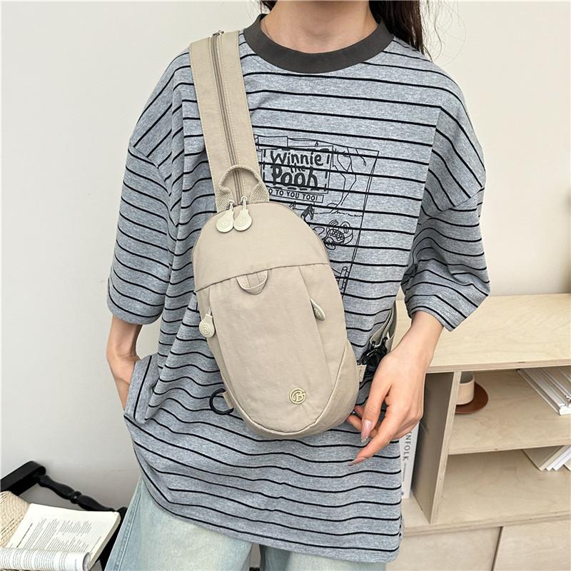 Multifunkční taška přes hrudník Dámský vodotěsný nylonový batoh Lehká crossbody taška na cesty