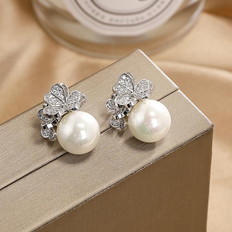 Meier Minimalist Pearl Stud Earrings - Women's Heart-shaped Petal Fashion Sterling Silver Micro-pave Earrings