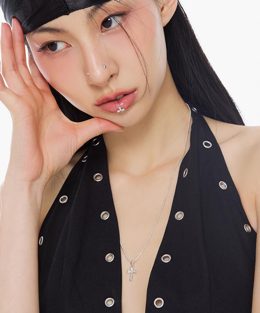 Nimbus Shine Cross Necklace (Medium)