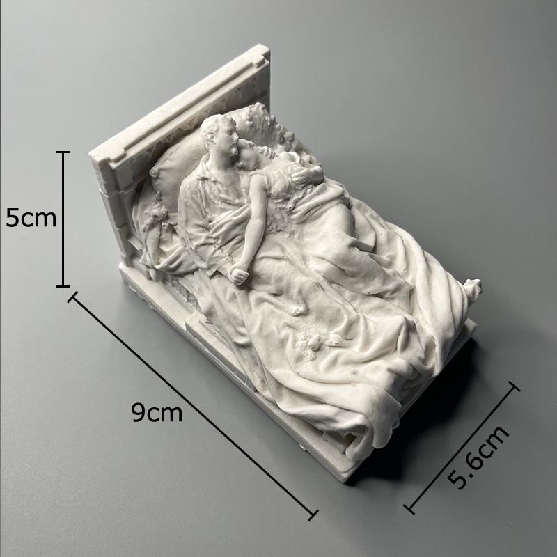 

Young Couple Figures Plaster Statue Desk Decoration Ornaments Creative Artwork Lovers Characters Sculpture Room Aesthetic Decor