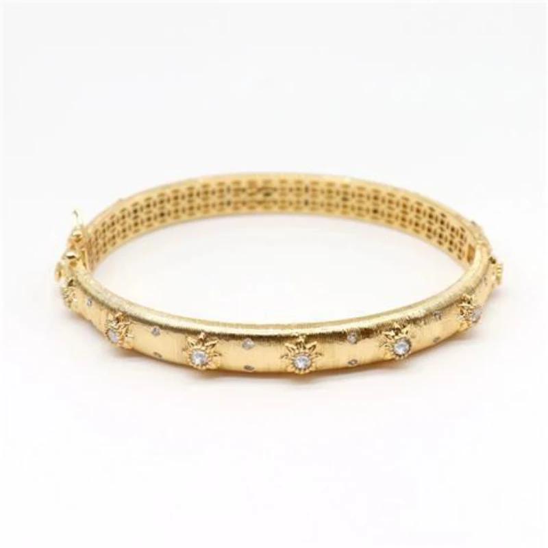 Classic Court style wire drawing bracelet for women light luxury elegant green crystal retro flower bangles wedding fine jewelry