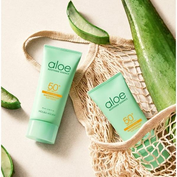 HOLIKA HOLIKA Aloe Soothing Essence Crema solara rezistenta la apa SPF50+/PA ++++ 70 ml