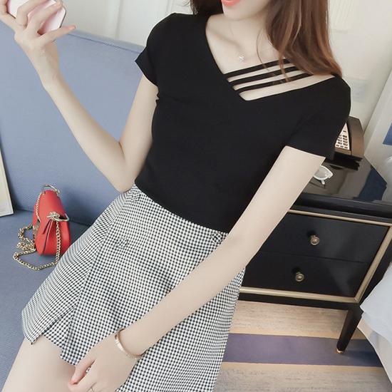 Summer Korean Version Slimming Short Sleeved Solid Color Base Shirt V-neck Shoulder Slip T-shirt Fashion Women's Clothing