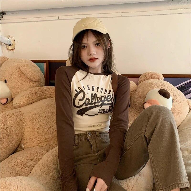 2KWEIRD Damska Koszulka Y2k Krótki Top Letni Seksowny Z Długim Rękawem Nadruk Litery Krótki Estetyczny Grunge Harajuku Vintage Koreańska Moda Ubrania