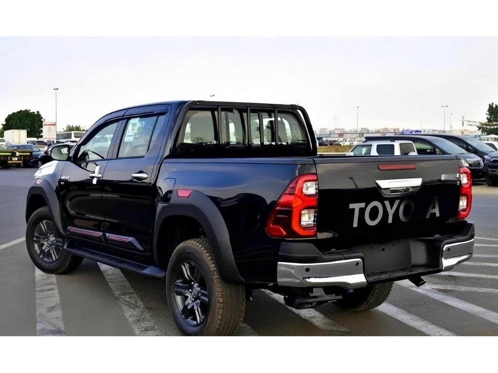 Naklejki z literami na tylną klapę Toyoty Hilux - Dekoracyjne naklejki do pickupów