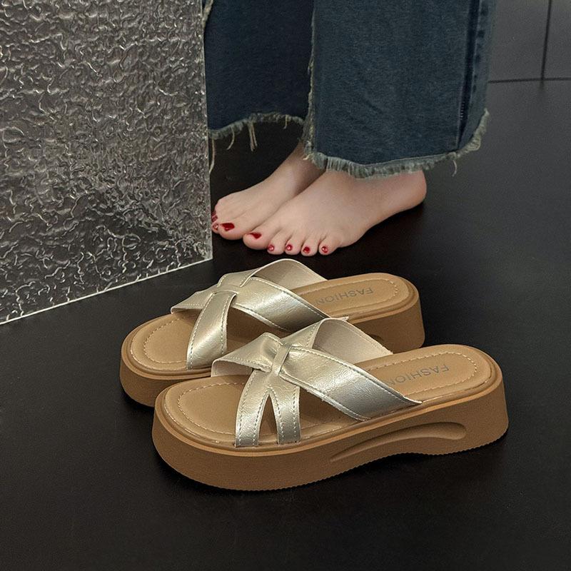 Internet celebrities popular thick bottom one-word drag women's summer wear 2025 new models with skirts French high-end popular sandals this year