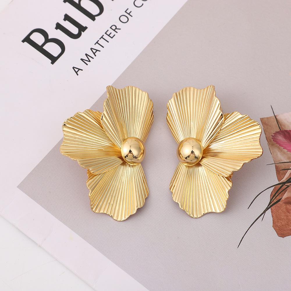 Gold-Tone Geometric Twist Earrings: Fashionable and Versatile Multi-Layer Braided Earrings for Women.