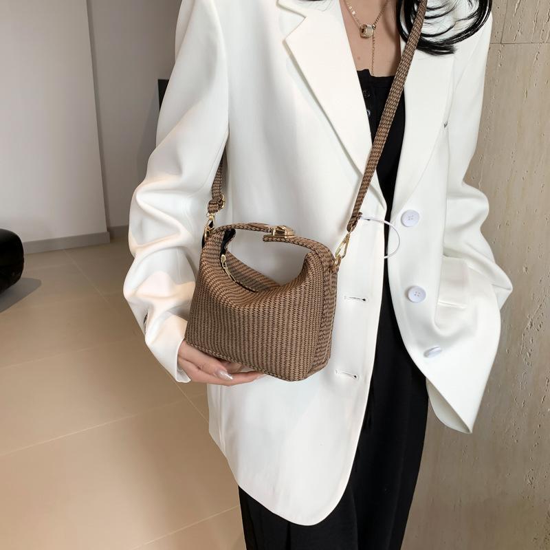 Textured Vertical Stripes Simple 2025 Solid Color New Personality Trend Design Foreign Style Shoulder Crossbody Handbag Women's Bag