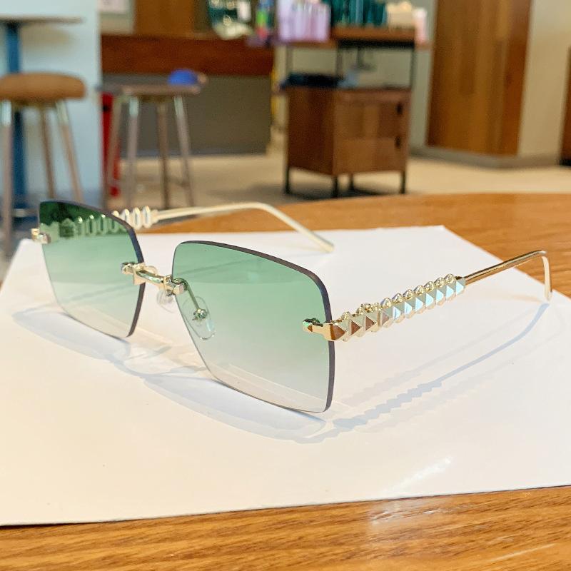 Rimless Rectangle Sunglasses Fashion Women Men Brand Designer Metal Frame Small Square Sun Glasses Luxury Shades Eyewear