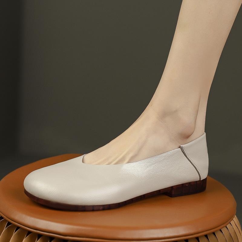 Fashion New Women's Flat Shoes Round Toe Genuine Leather Soft Sole Comfort Mid Aged Elderly Mother Shoes Fashion Casual Slip-on Loafers