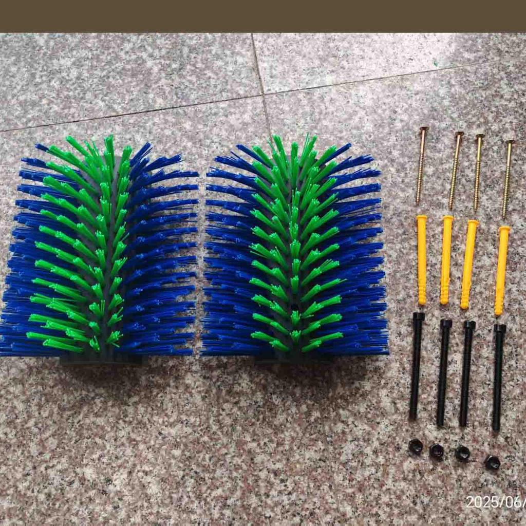 Half-Sided Rotating Body Brush for Dairy Cows - Massage and Cleaning Roller