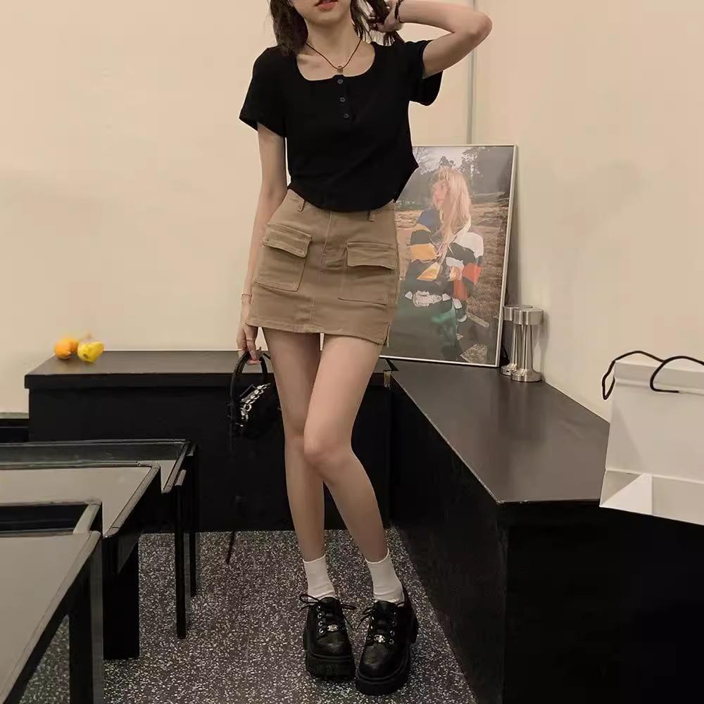Krátké tričko pro ženy na léto Nový korejský styl Slim Vnitřní oblečení pro studenty Štíhlé studentské žebrované knoflíkové top