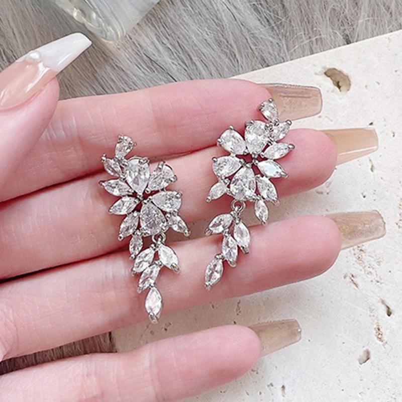 Huitan Elegant Bridal Dangle Earrings Color Statement Jewelry Crystalline Cubic Zirconia High End Accessories Women Event Party Event DramaticElegant
