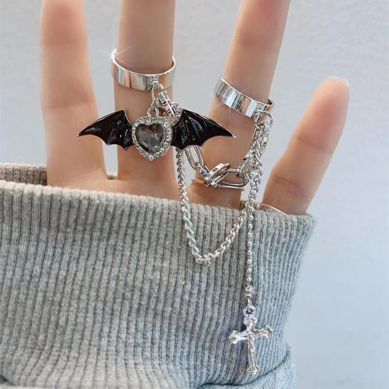 Dark Gothic Bat Wings Double Finger Chain Ring