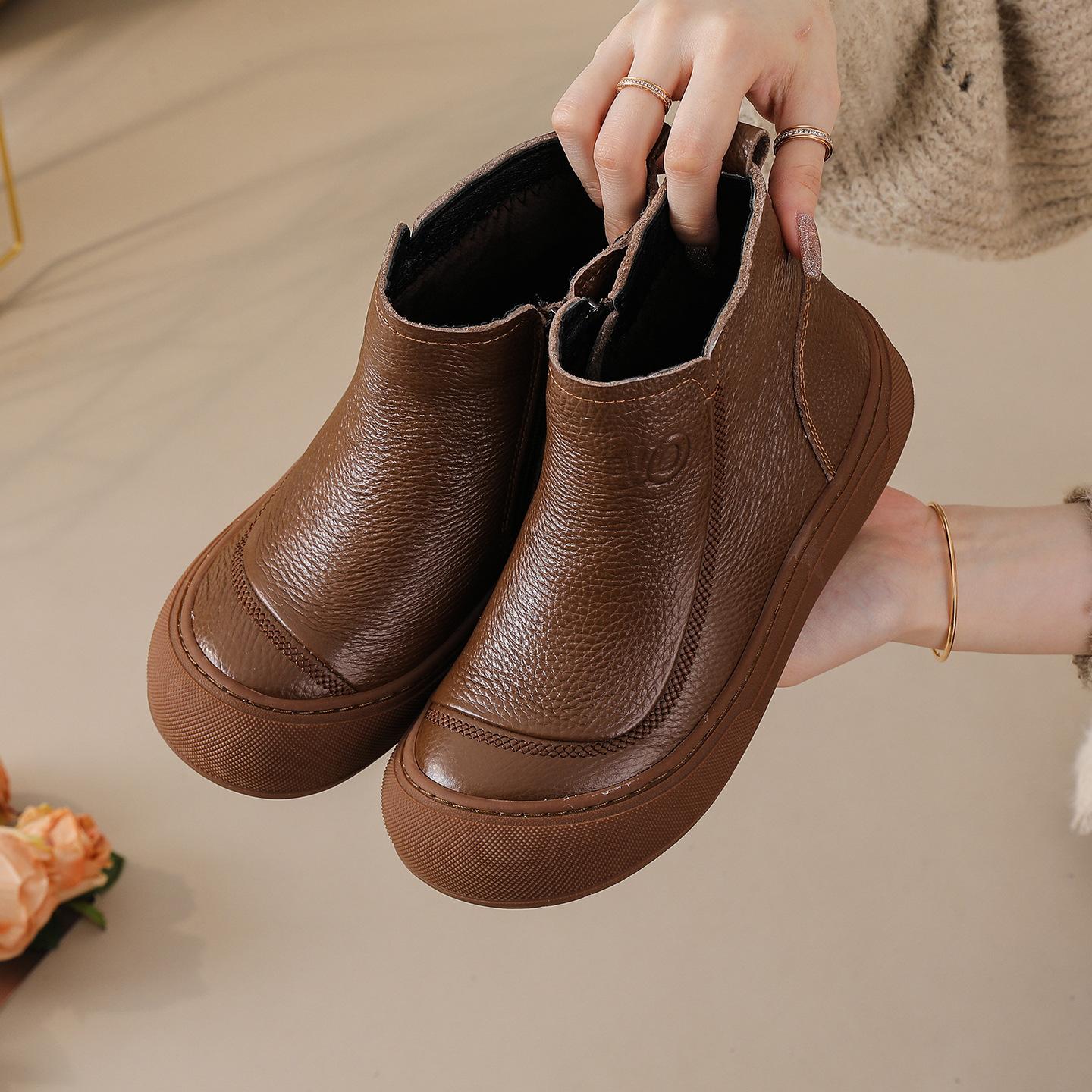 

Женские зимние теплые нескользящие ботинки из коровьей кожи большого размера с мягкой подошвой, утепленные подкладкой ботильоны, водонепроницаемые хлопковые ботинки для занятий спортом на открытом воздухе 41 коричневый