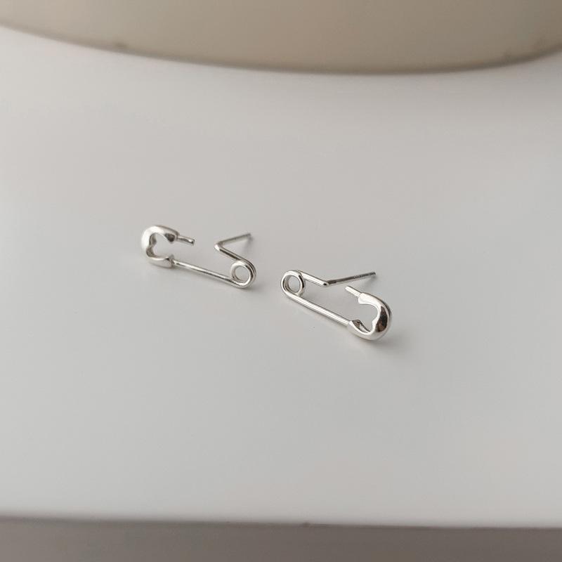 New Pin Earrings Cool Handsome Male And Female Couple Personality Hip Hop Punk Ins Cold Wind Paper Clip Earrings
