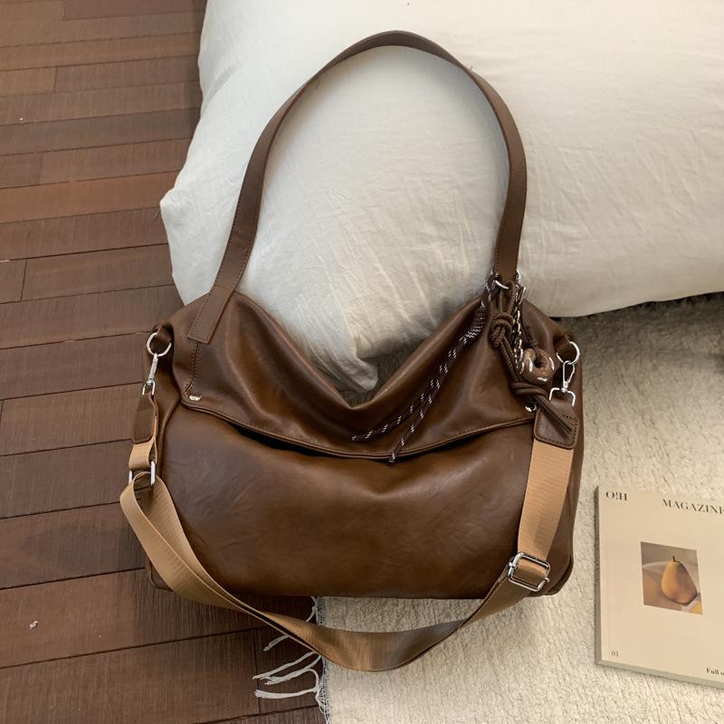 2025 New Large-capacity Tote Bag Fashion High-end Retro Bag Women's European and American Style Commuting Versatile Shoulder Bag