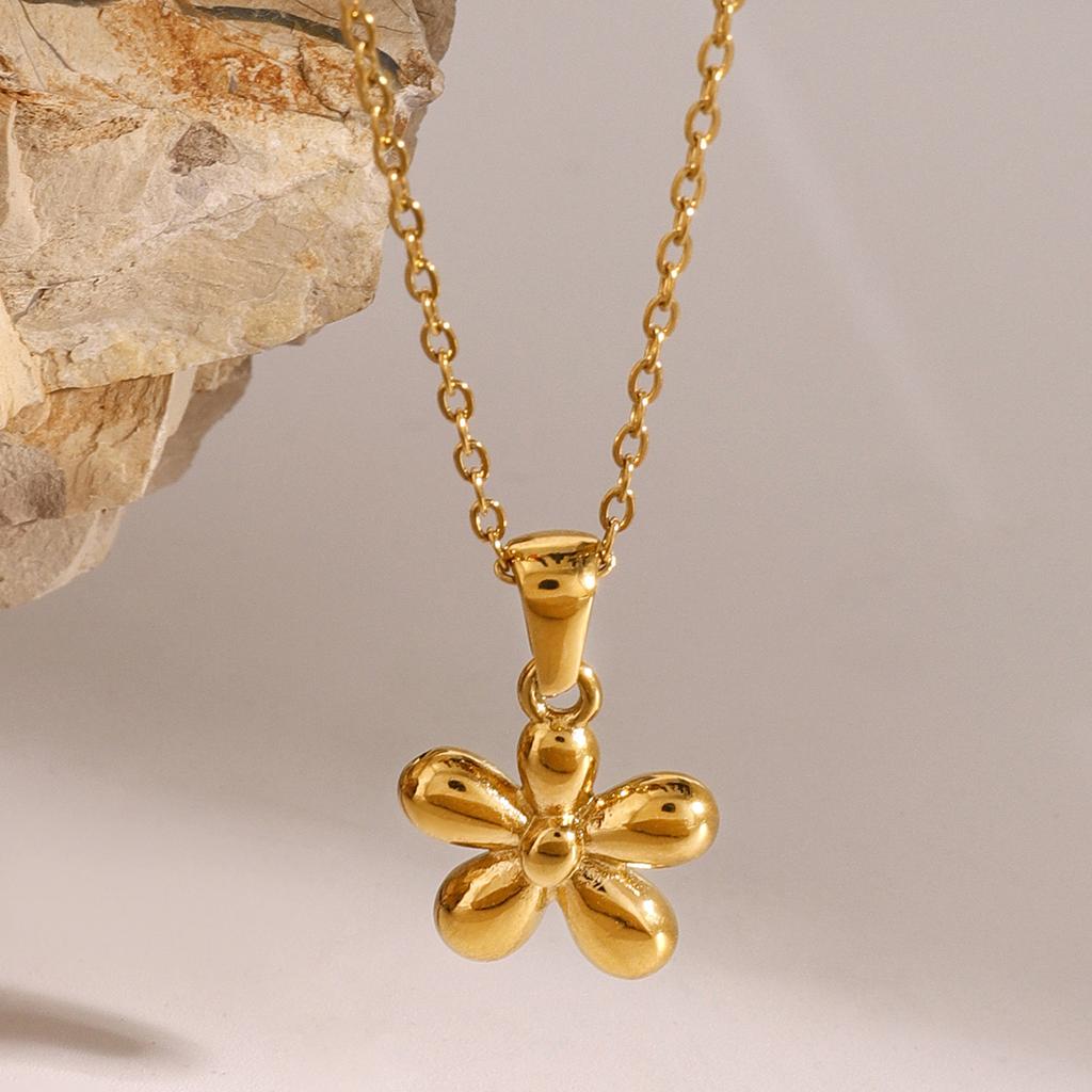 Youthway Color Preservation Stainless Steel Flower Pendant Necklace For Women Gold   Gold-Plated Waterproof Jewelry