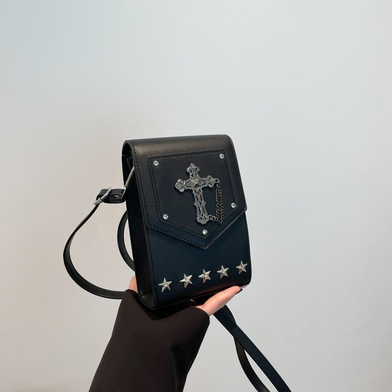 

Нишевая Ретро Заклепки Крест Коммутер Квадратная Сумка Женская Y2k Модная Крутая На Одно Плечо Поперечный Срез Маленькая чёрный