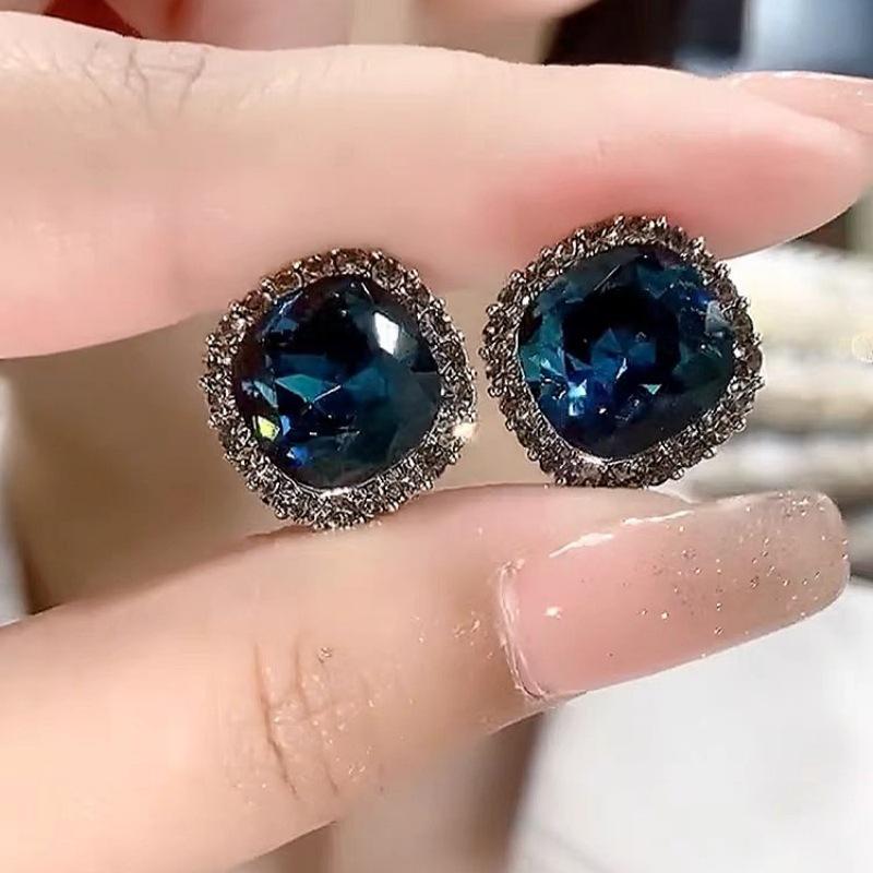 

Премиальный дизайн, нишевый темперамент, серьги-пусеты, женские синие серьги, серебро 925 пробы, изысканные, легкая роскошь, универсальные серьги