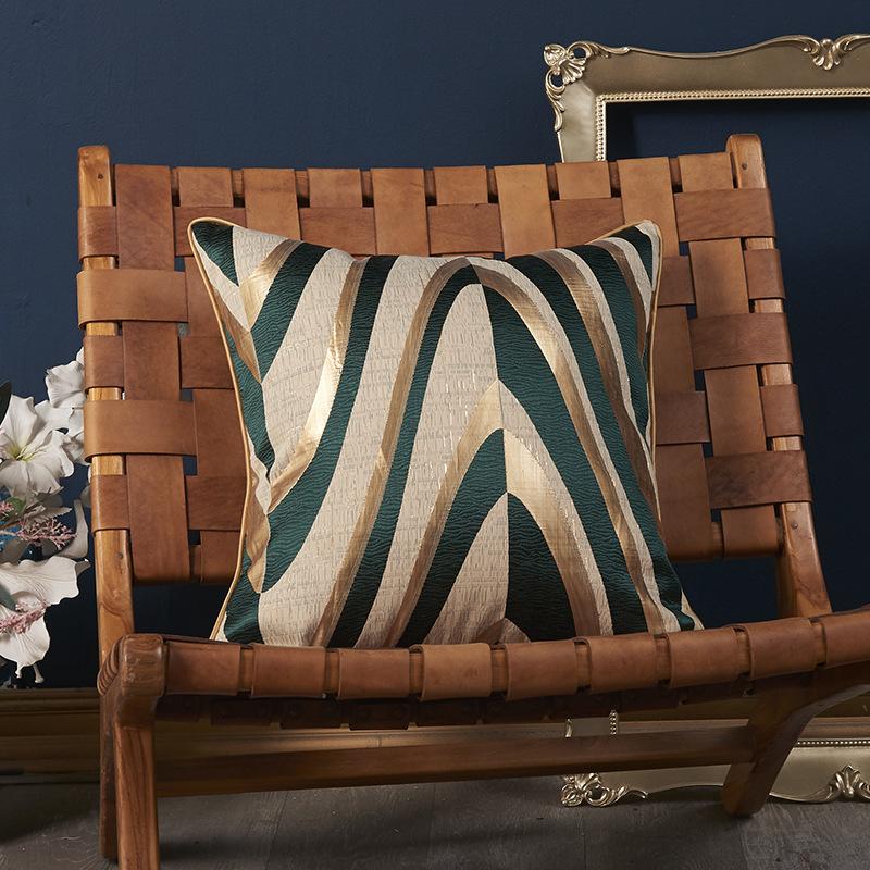 

High-precision Hemming and Piping Light Luxury Pillow Cushions Geometric Jacquard Pillow Cover 45 * 45 (excluding core)