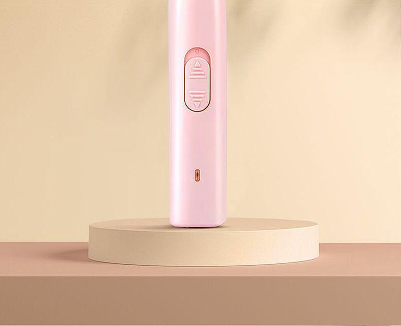Universal Pet Hair Trimmer for Cats and Dogs - Wide Blade for Ears, Paws, Head, and Toes.