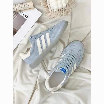 Le nuove scarpe da ginnastica color taro viola per la primavera 2025 sono accattivanti, color-block, alla moda, scarpe da skate leggere, materiale in pelle in microfibra, traspiranti