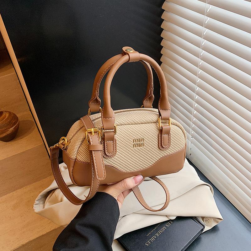 

Модная портативная маленькая сумка женская 2025 лето новая маленькая квадратная сумка простая контрастного цвета на плечо мессенджер сумка для мобильного телефона хаки