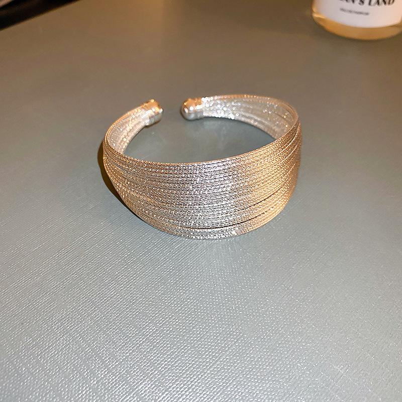 European and American Metal Flower Bracelet Exaggerated Niche High-end Bracelet Arm Ring Design Temperament Jewelry