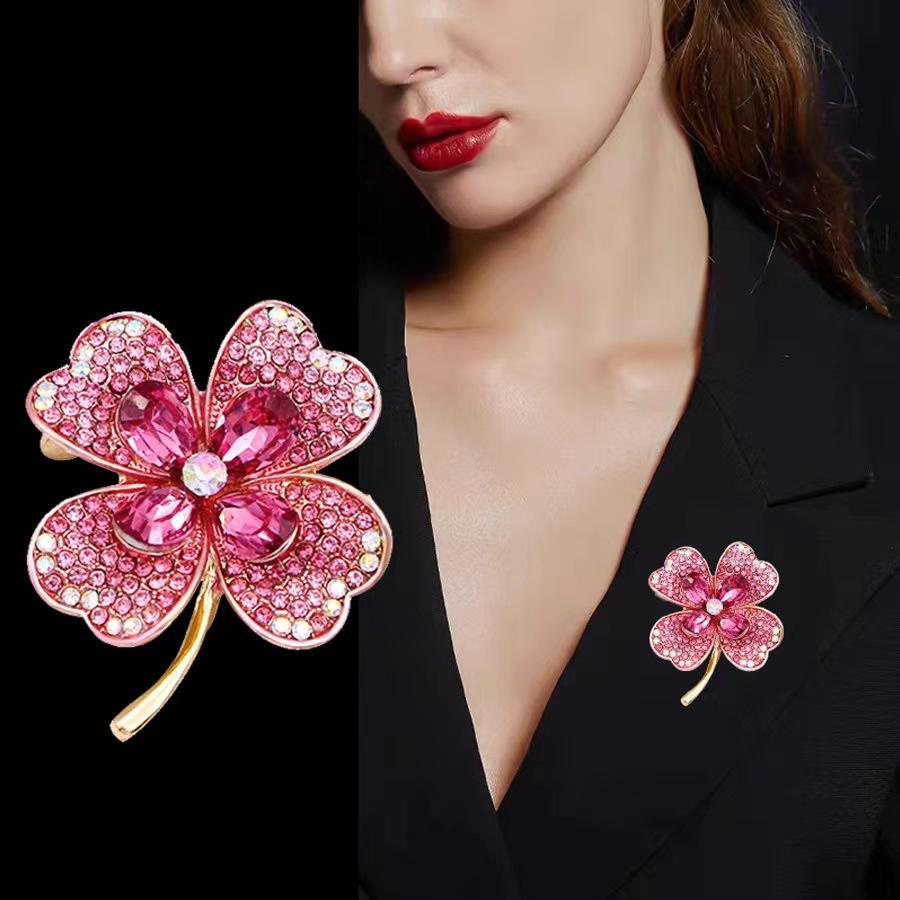 Latest Women'S Brooch Diamond Clover Brooch Simple Temperament Pin Corsage Summer Jewelry Gifts Accessories Jewelry