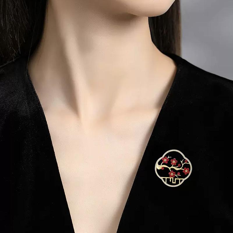 Plum Blossom Brooch Niche Anti-Light Pin Red Corsage Women'S Luxury Accessories High-End Exquisite Tide