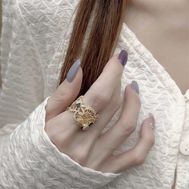 European & American Light Luxury Adjustable Retro Fashion Ring for Women’s Haute Couture Style Open Adjustable