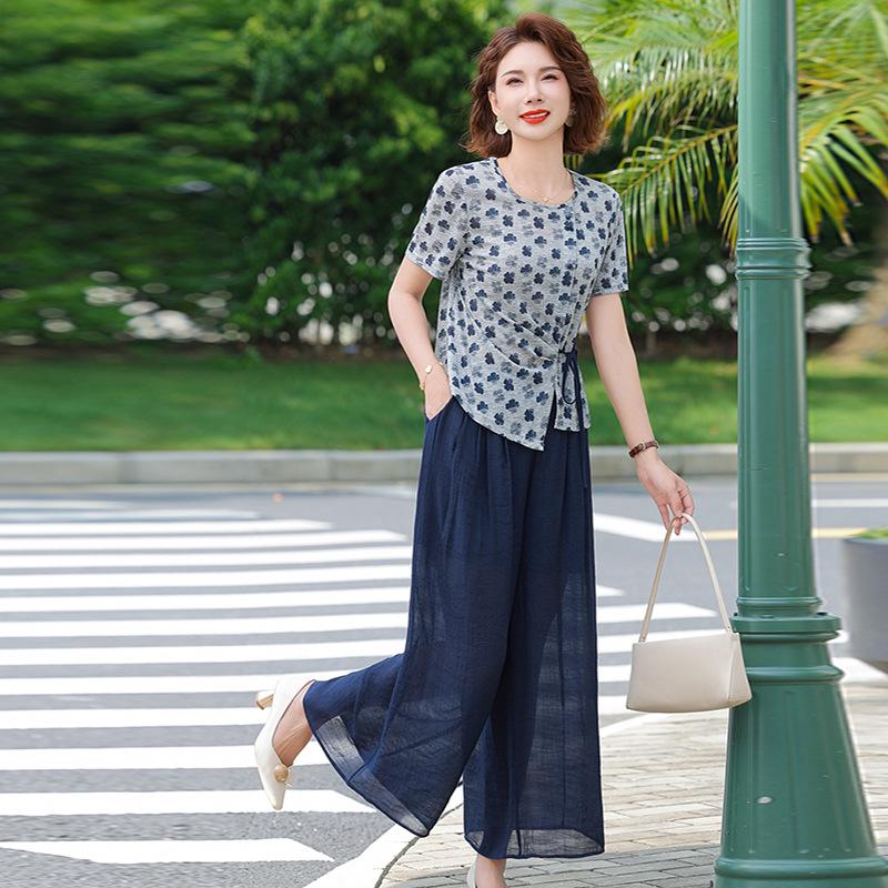 Mother's Summer Outfit: Elegant Short-Sleeve T-Shirt & Wide-Leg Pants Set for Mature Women