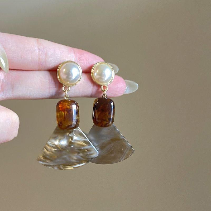 Silver Needle Retro Resin Geometric Round Oval Pendant Earrings Maillard Style Stud Earrings Niche Design Earrings Women