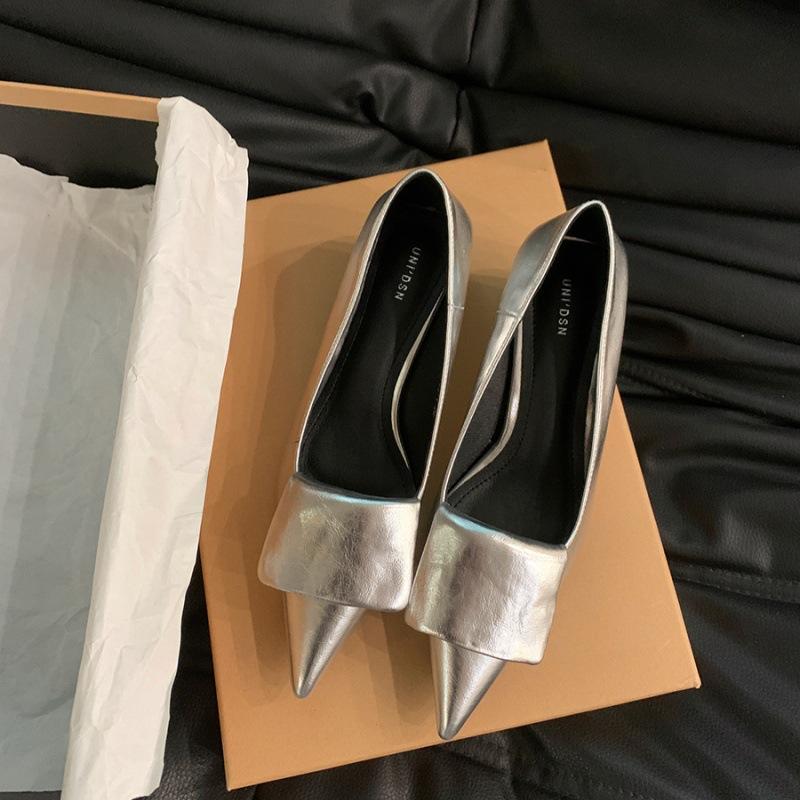 

Французские туфли-лодочки на низком каблуке, с открытым вырезом, женские туфли 2025 весна-лето, новые, остроносые, темпераментные, серебристые, вечерние, для работы 35