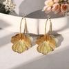 Mode Leichter Luxus Hohl Design Blume Ohrringe Für Damen Zartes Und Elegantes Temperament Feiertagsparty Zubehör Geschenke