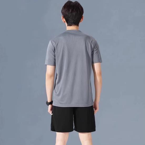 2dílná sada pánských teplákových souprav s kulatým výstřihem, krátkým rukávem, tričkem s elastickým pasem a kraťasy, rychleschnoucím sportovním oblečením