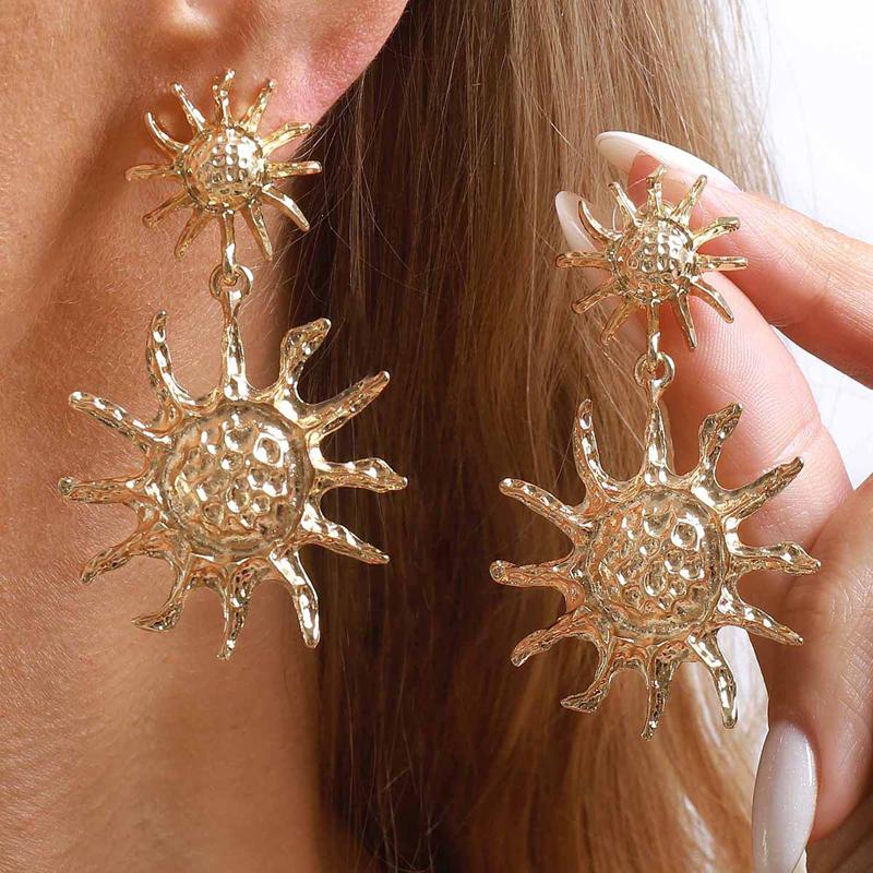Exaggerated Metal Sunflower Pendant Earrings for Women Personality Gold Color Sun Long Earrings Fashion Party Zircon Gitfs