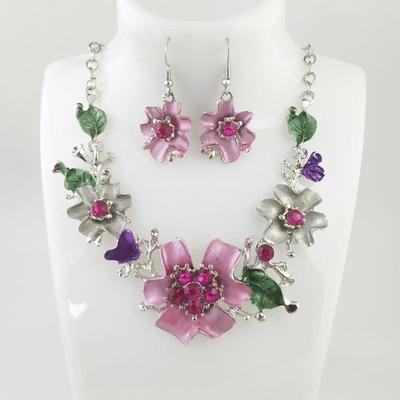 Elegant Rhinestone Flower Necklace Set: European and American Fashion