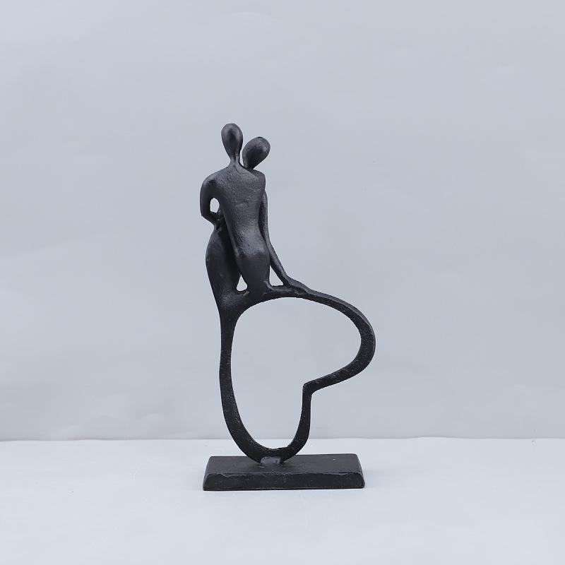 Cast Iron Heart Couple Decorative Metal Sculpture Living Room Bookshelf Figurine Human Statue Craft Ornament Room Decoration New