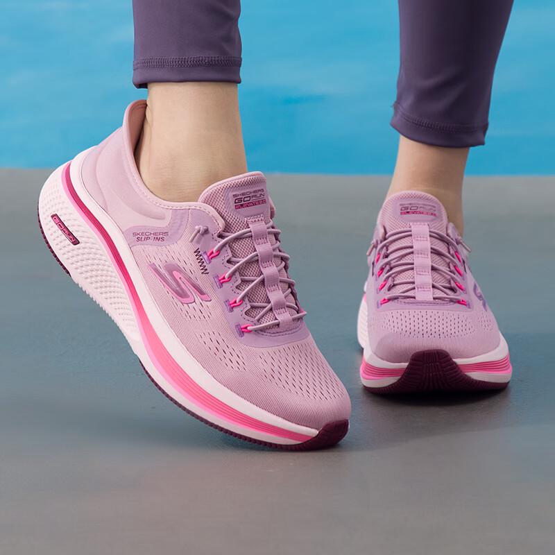 

Skechers Women s GO 7/24 Running Shoes 6