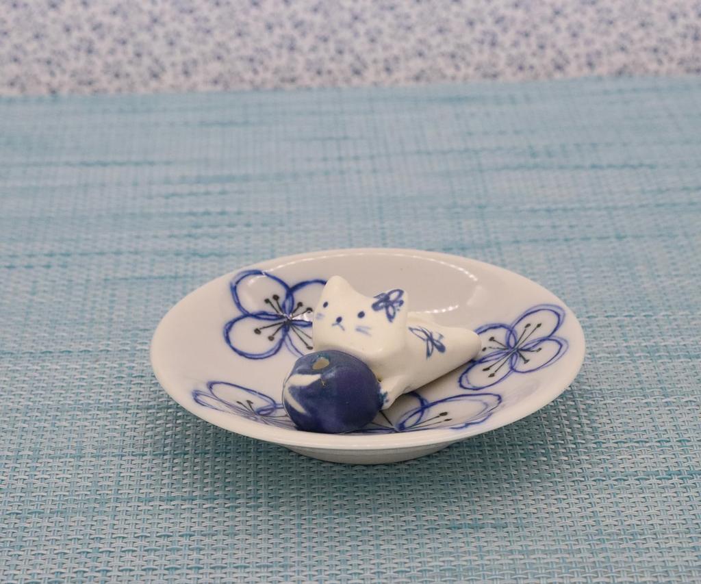 Craftsman House Incense Dyed Cat Made in Japan Holder, (Flower),