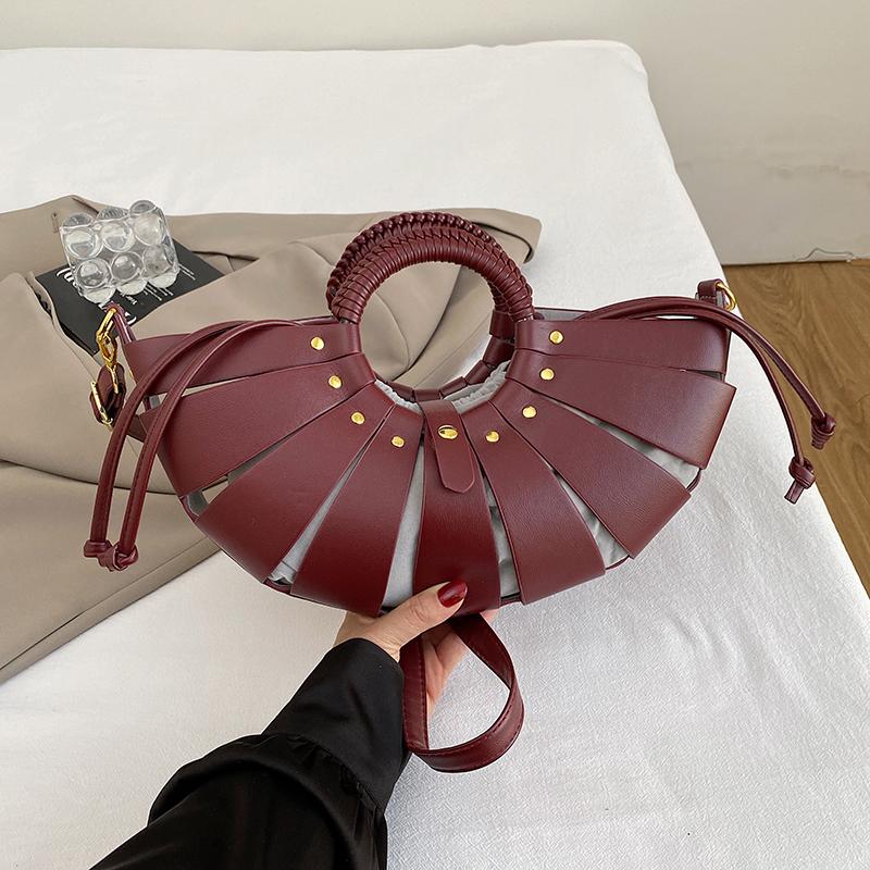 

2026 New Brand Handbag Trendy Half Moon Bag Gold Silver Evening Clutch Bag Large Tote Bag Female Hollow Out Beach Shoulder Bag 50cm))