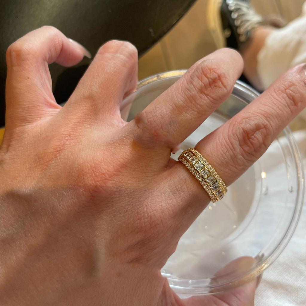 Medieval old money wind gold flash diamond ring women's light luxury temperament stacking wearing niche high-end ring index finger ring accessories