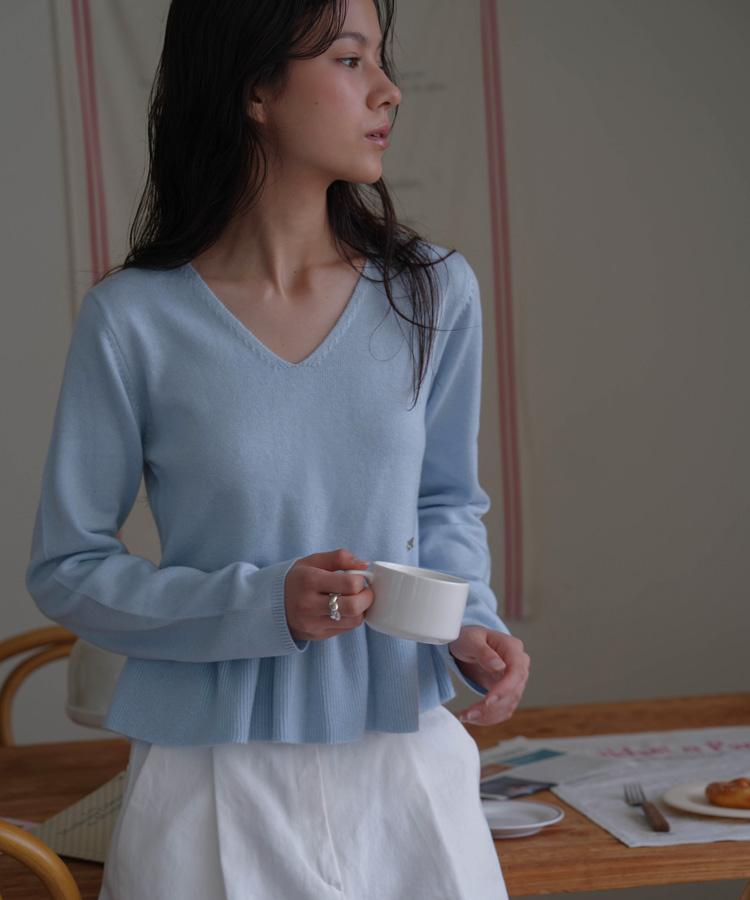 DEHEVE V-Neck Flare Shirring Knit [Sky Blue]